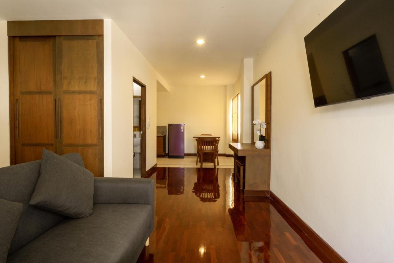 Hotel Baan Chuan Chom Pattaya Extérieur photo