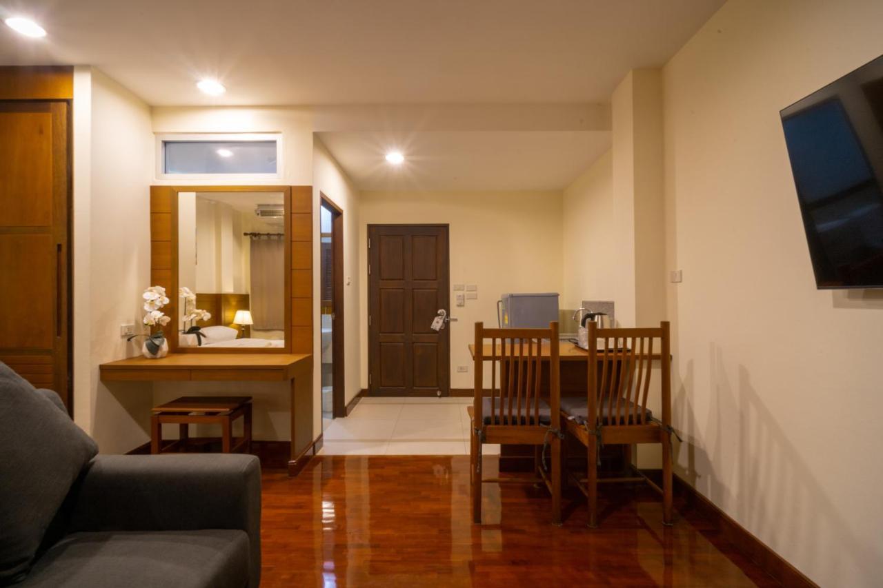 Hotel Baan Chuan Chom Pattaya Extérieur photo