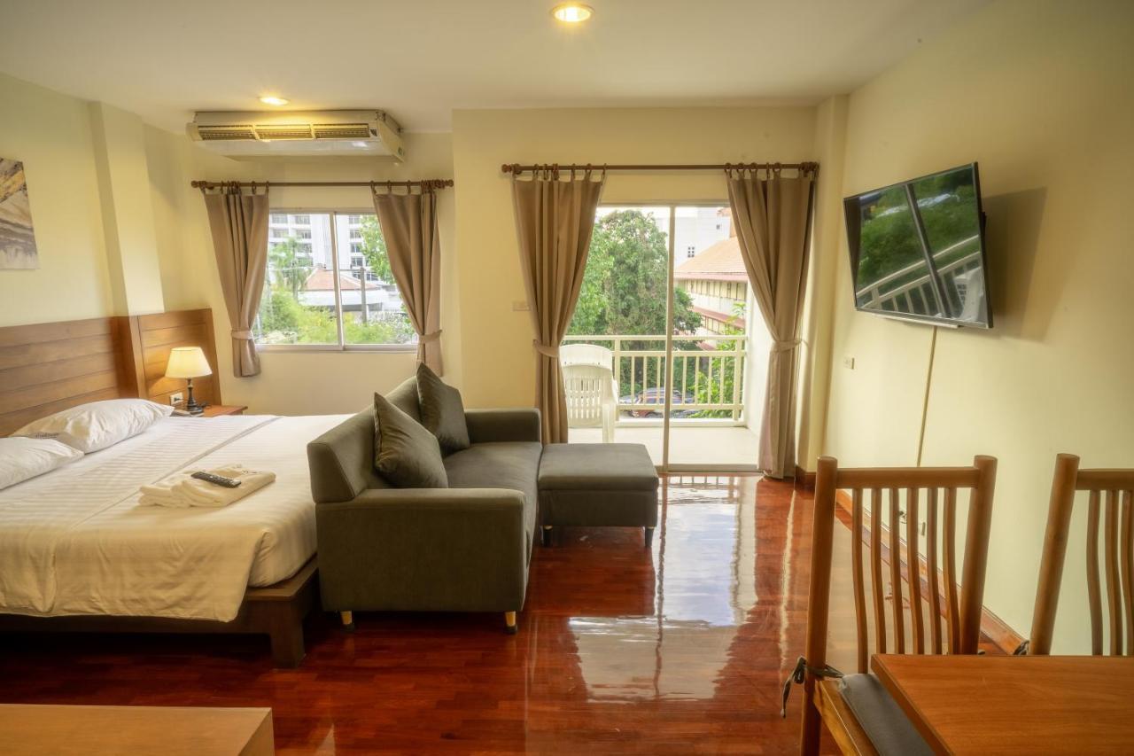 Hotel Baan Chuan Chom Pattaya Extérieur photo